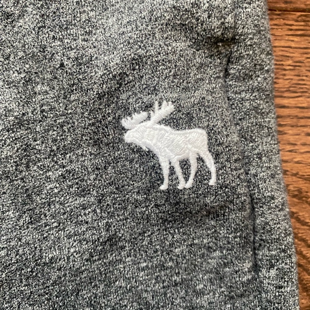 Abercrombie kids size 11/12 grey